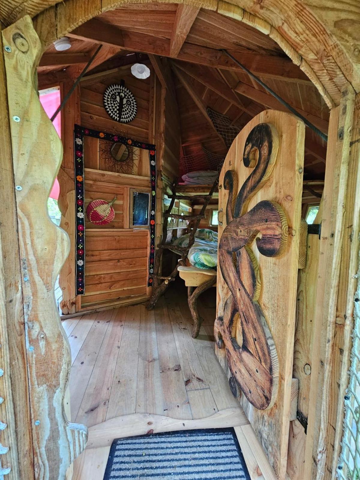 Campsite Dans Les Arbres - Les Lutins